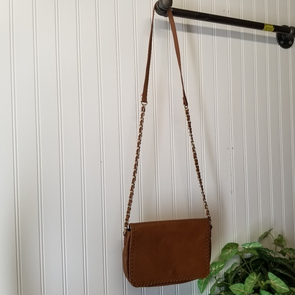 Forever 21 Faux Leather Crossbody Purse with Gold Chain - Picture 1 of 6
